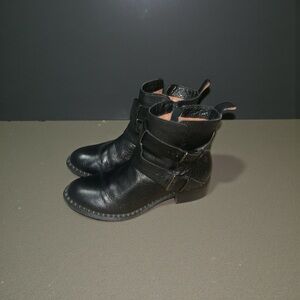 Gentle Souls by Kenneth Cole 'Best Of' Moto Boots Black Size 6.5